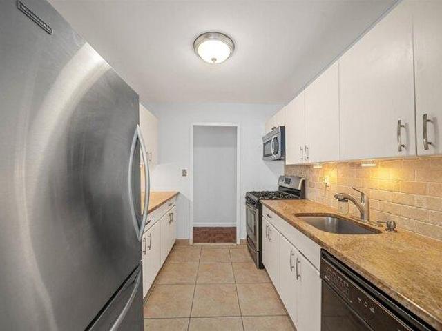 condo with 1 bedroom, Edgewater NJ ES105615004