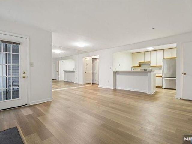 condo with 1 bedroom, Englewood NJ ES105291787