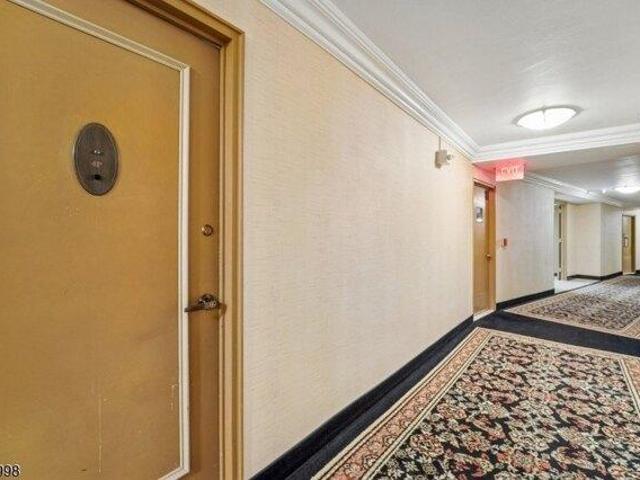 condo with 1 bedroom, Fort Lee NJ ES105548388