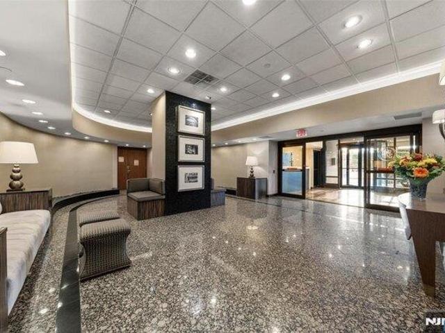 condo with 1 bedroom, Fort Lee NJ ES105549055