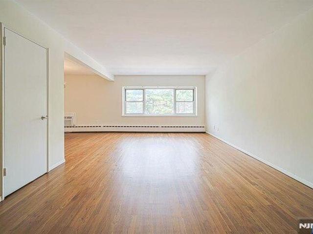 condo with 1 bedroom, Fort Lee NJ ES105560744