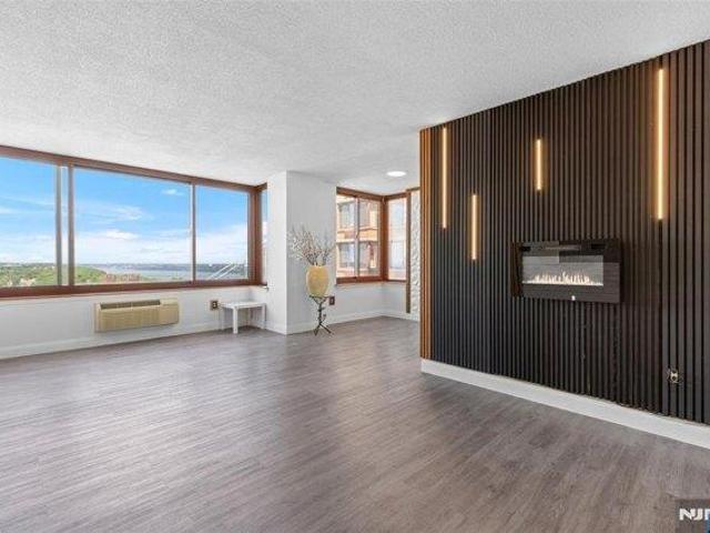 condo with 1 bedroom, Fort Lee NJ ES105587974
