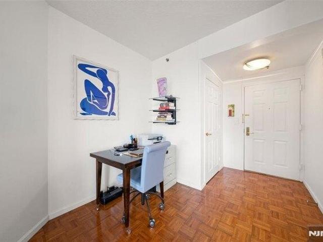 condo with 1 bedroom, Fort Lee NJ ES105588190