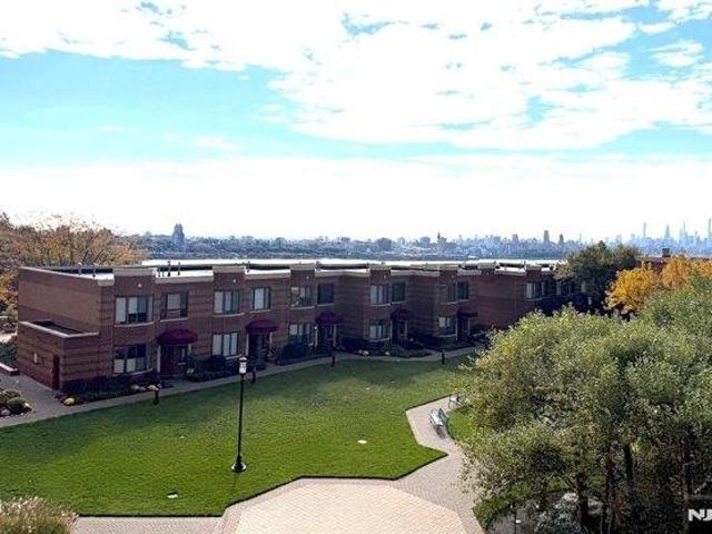 condo with 1 bedroom, Fort Lee NJ ES105613651