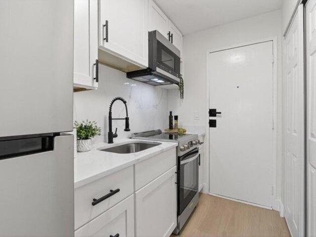 condo with 1 bedroom, Framingham MA ES105589292