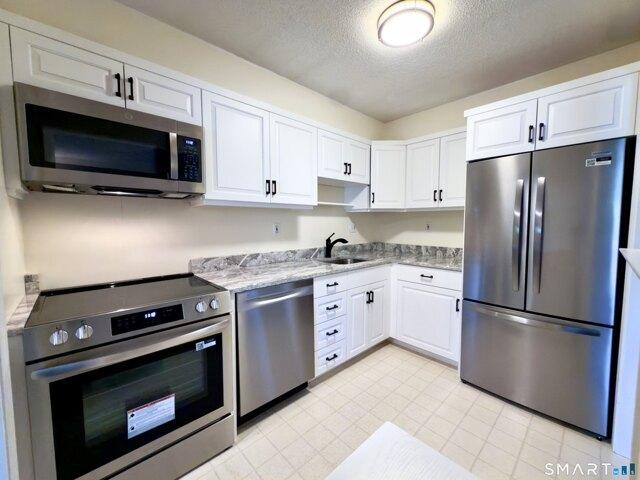 condo with 1 bedroom, Glastonbury CT ES105277577