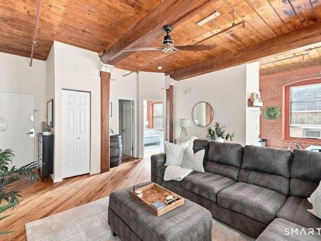 condo with 1 bedroom, Glastonbury CT ES105402304
