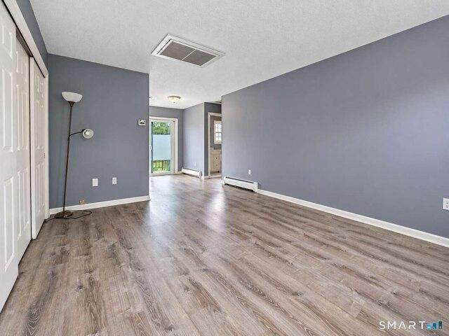 condo with 1 bedroom, Glastonbury CT ES105424621