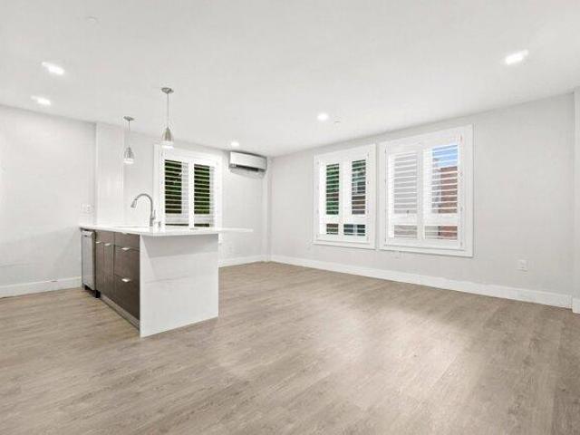 condo with 1 bedroom, Guttenberg NJ ES105611649