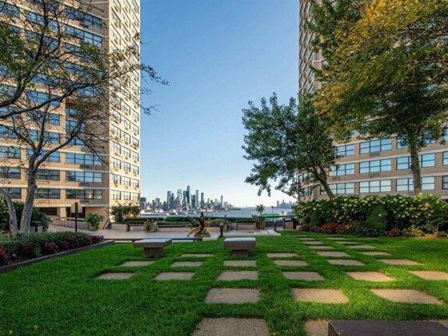 condo with 1 bedroom, Guttenberg NJ ES105660956