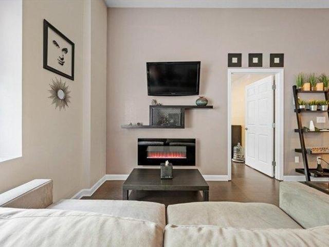 condo with 1 bedroom, Holden MA ES105402860