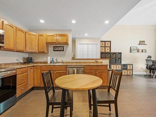 condo with 1 bedroom, Holden MA ES105257760
