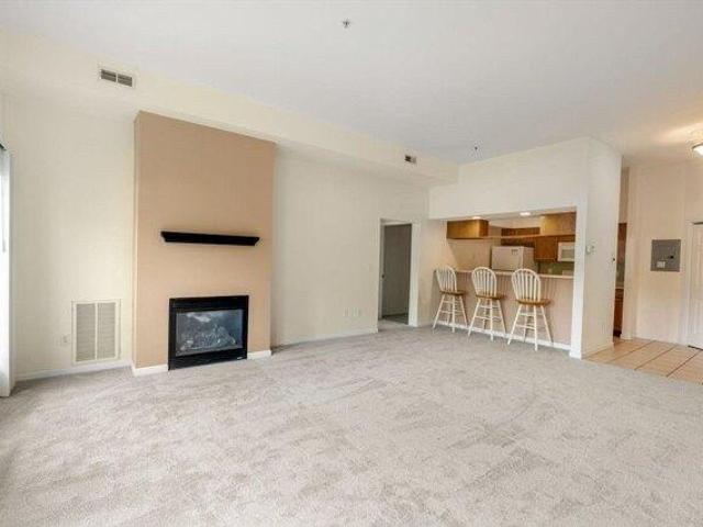 condo with 1 bedroom, Holden MA ES105292717
