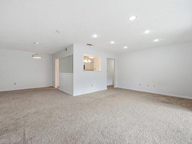 condo with 1 bedroom, Lexington MA ES105516041