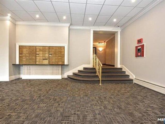 condo with 1 bedroom, Lodi NJ ES105275985
