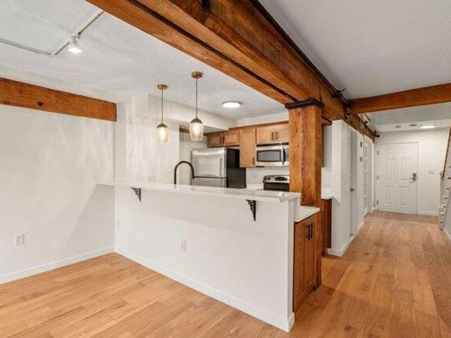 condo with 1 bedroom, Lowell MA ES105613428