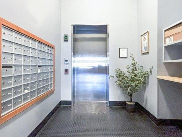 condo with 1 bedroom, Lowell MA ES105652924