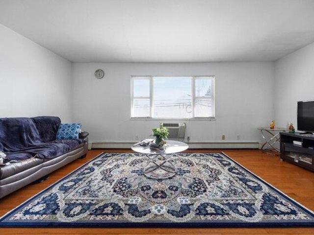 condo with 1 bedroom, Lyndhurst NJ ES105442160
