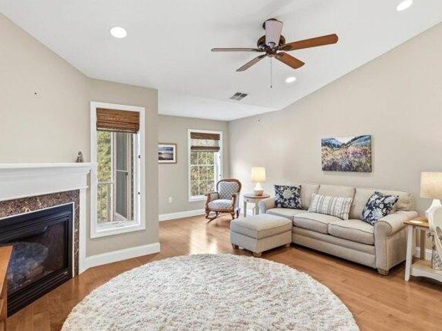 condo with 1 bedroom, m NH ES105423476