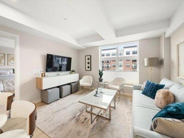 condo with 1 bedroom, m NH ES105942083
