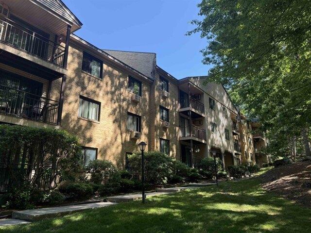 condo with 1 bedroom, Manchester NH ES104265440