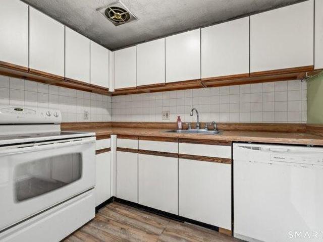 condo with 1 bedroom, Middletown CT ES104606480
