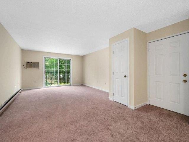 condo with 1 bedroom, Nashua NH ES105576035
