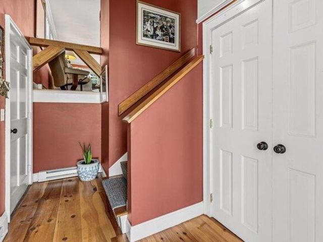 condo with 1 bedroom, New London NH ES105426397