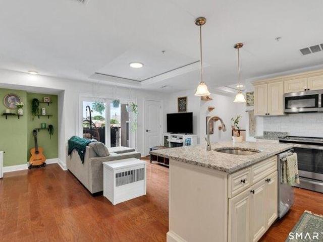 condo with 1 bedroom, New London CT ES105497168