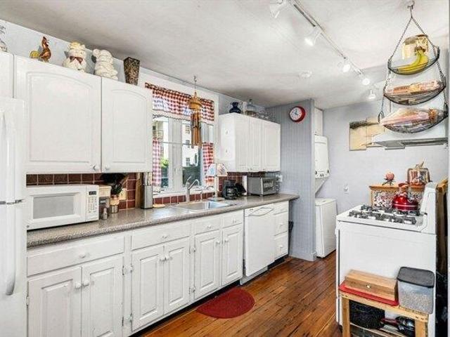 condo with 1 bedroom, Newburyport MA DS104377328