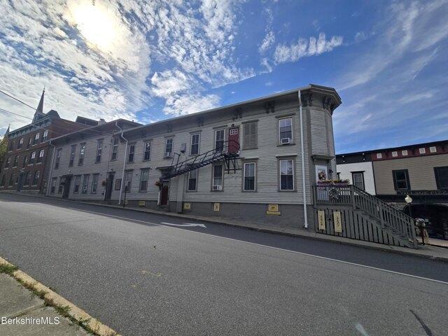 condo with 1 bedroom, North Adams MA ES105629568