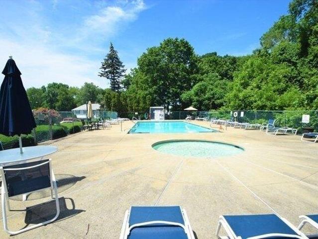 condo with 1 bedroom, North Andover MA ES105533906