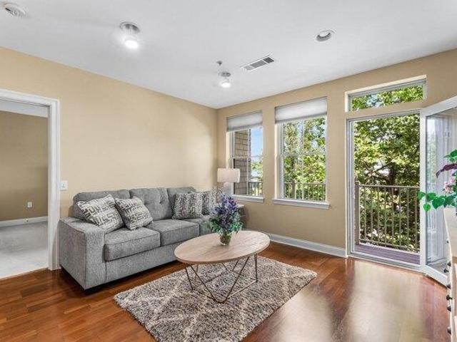 condo with 1 bedroom, North Andover MA ES105550922