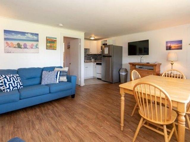 condo with 1 bedroom, Oak Bluffs MA ES105404370