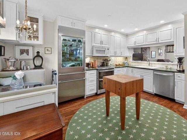 condo with 1 bedroom, Old Greenwich CT ES105532459
