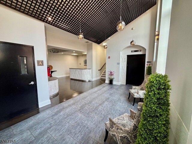 condo with 1 bedroom, Paterson NJ ES105275380