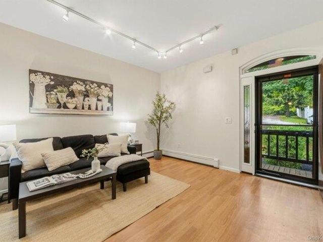 condo with 1 bedroom, Peekskill NY ES105318454