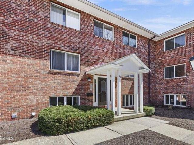 condo with 1 bedroom, Pittsfield MA ES104566875