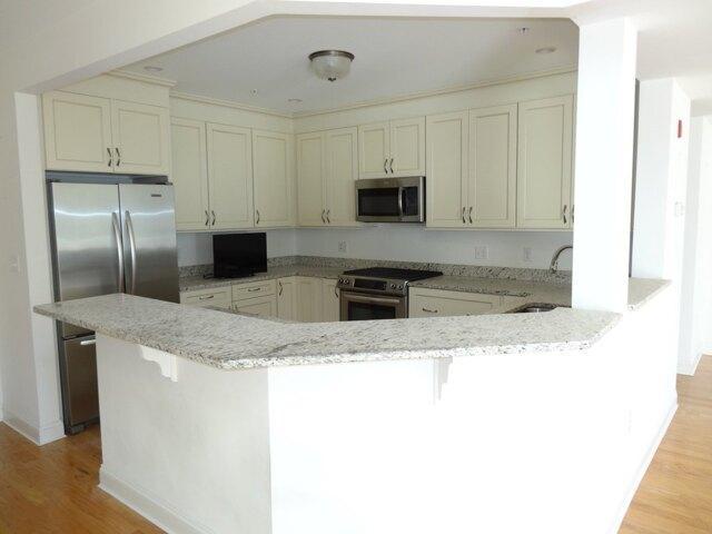 condo with 1 bedroom, Reading MA ES105560158