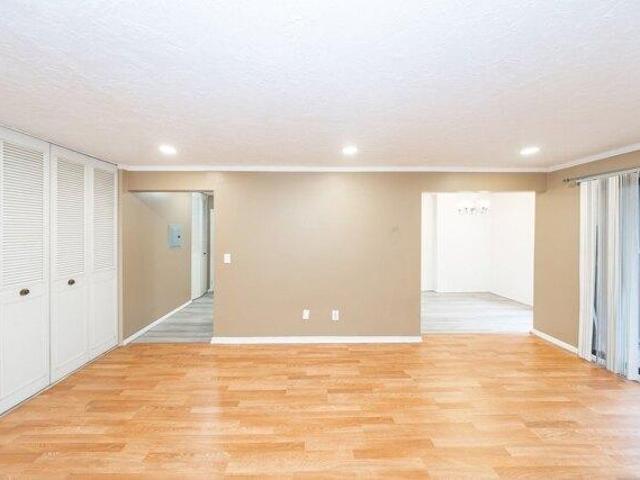 condo with 1 bedroom, Shrewsbury MA ES105629489