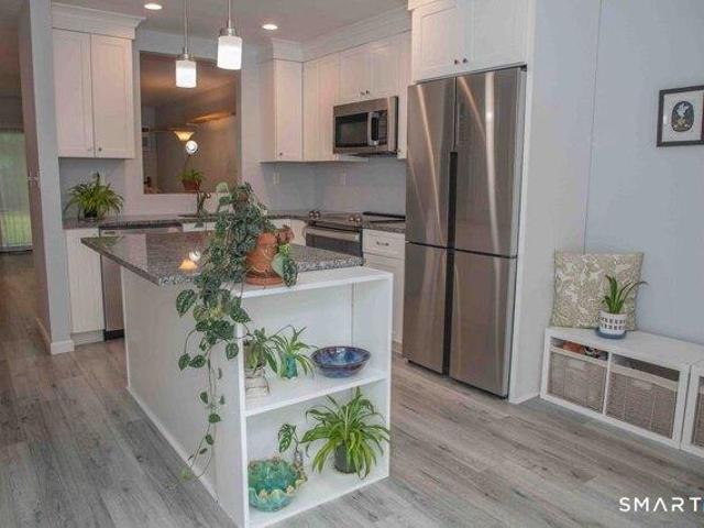 condo with 1 bedroom, Simsbury CT ES105535945