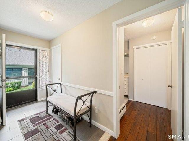condo with 1 bedroom, Southbury CT ES105560323