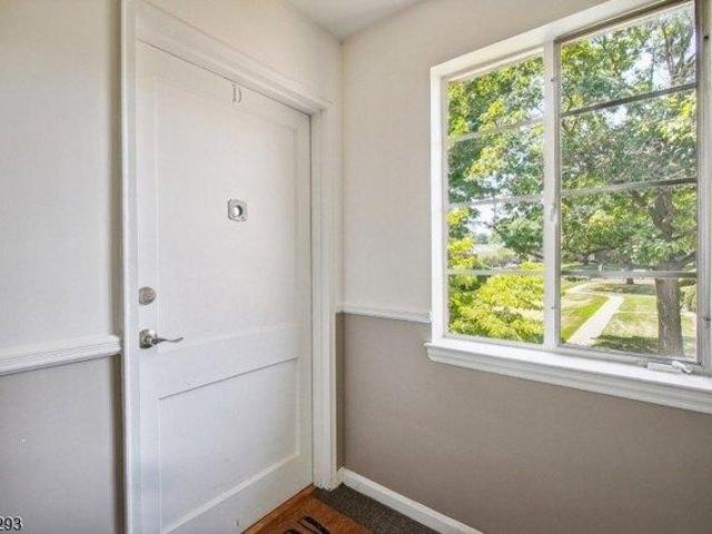 condo with 1 bedroom, Springfield NJ ES105426573