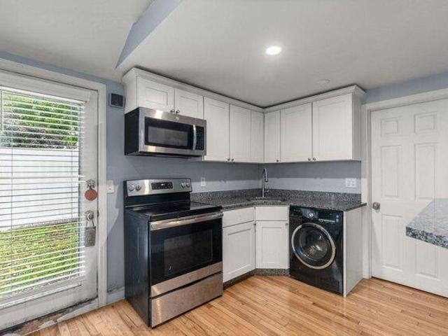 condo with 1 bedroom, Stoughton MA ES105576124