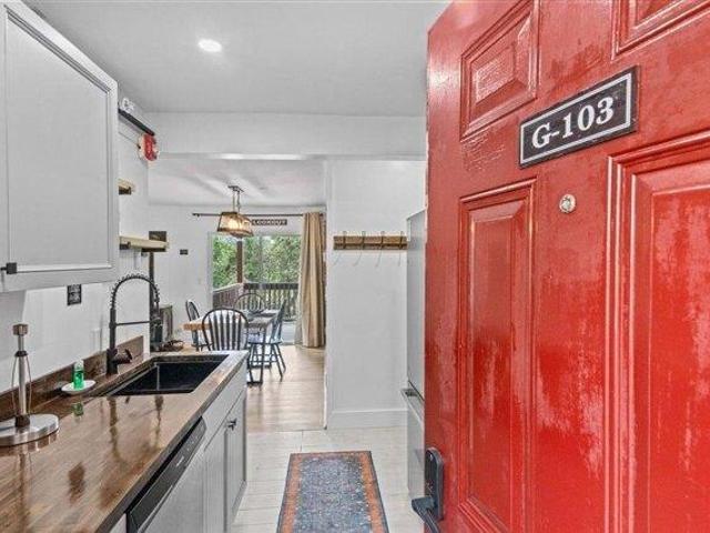 condo with 1 bedroom, Stowe VT ES105591776