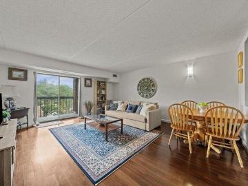 condo with 1 bedroom, Stoneham MA DS103433112