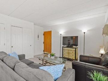 condo with 1 bedroom, Stoneham MA DS103433117