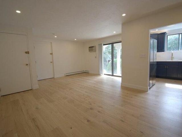 condo with 1 bedroom, Stoneham MA ES105576823