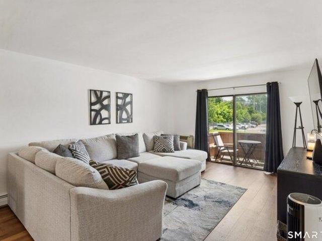 condo with 1 bedroom, Stratford CT ES105439791