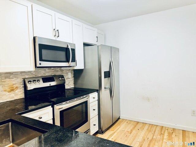 condo with 1 bedroom, Stratford CT ES105474152